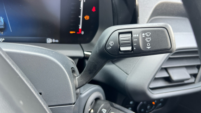 Ford Transit Courier Diesel 1.5 EcoBlue Trend Van - Image 35